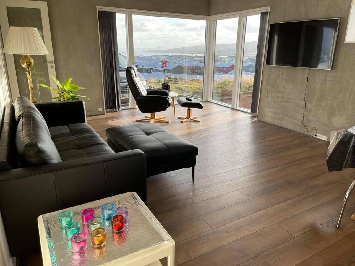 Modern Apartment With City & Oceanside View Τόρσχαβν Εξωτερικό φωτογραφία