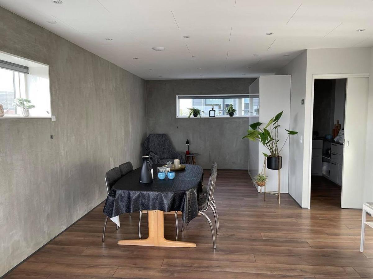 Modern Apartment With City & Oceanside View Τόρσχαβν Εξωτερικό φωτογραφία