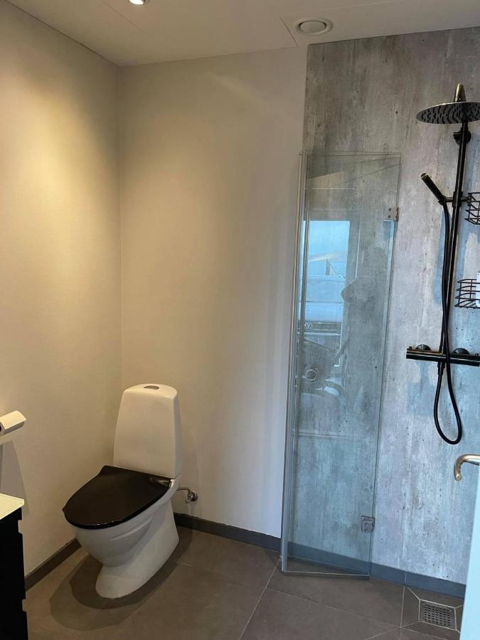 Modern Apartment With City & Oceanside View Τόρσχαβν Εξωτερικό φωτογραφία